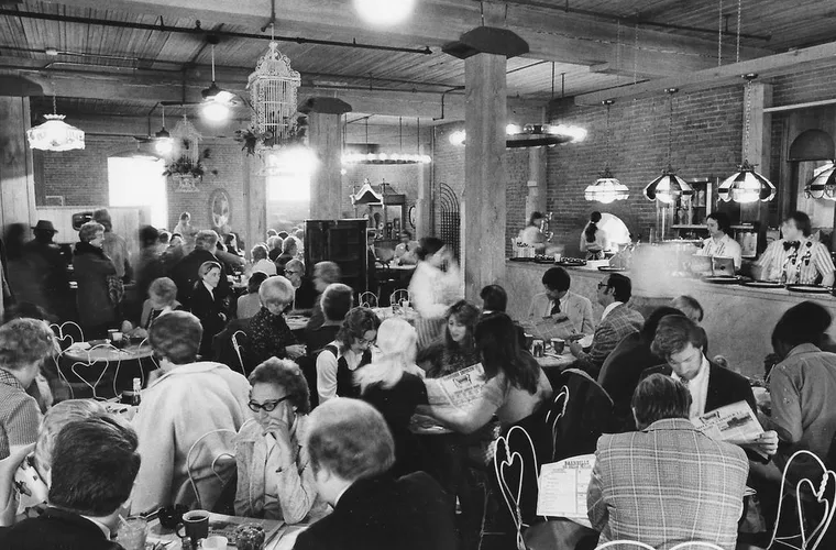 Quaker Square revisited: Vintage photos of Akron shops and hotel